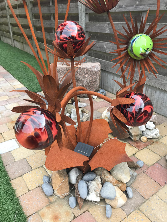 Madeliefjes bloem met glazen bollen